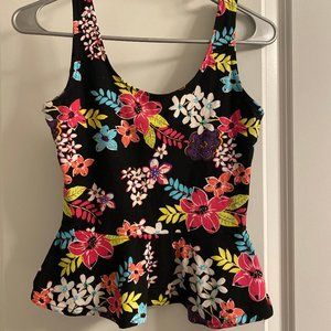 Slim-Fitting Floral Tank